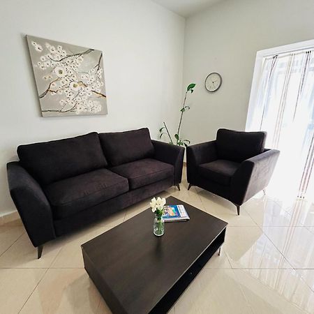 Island Breeze Apartment Saint Julian's ภายนอก รูปภาพ